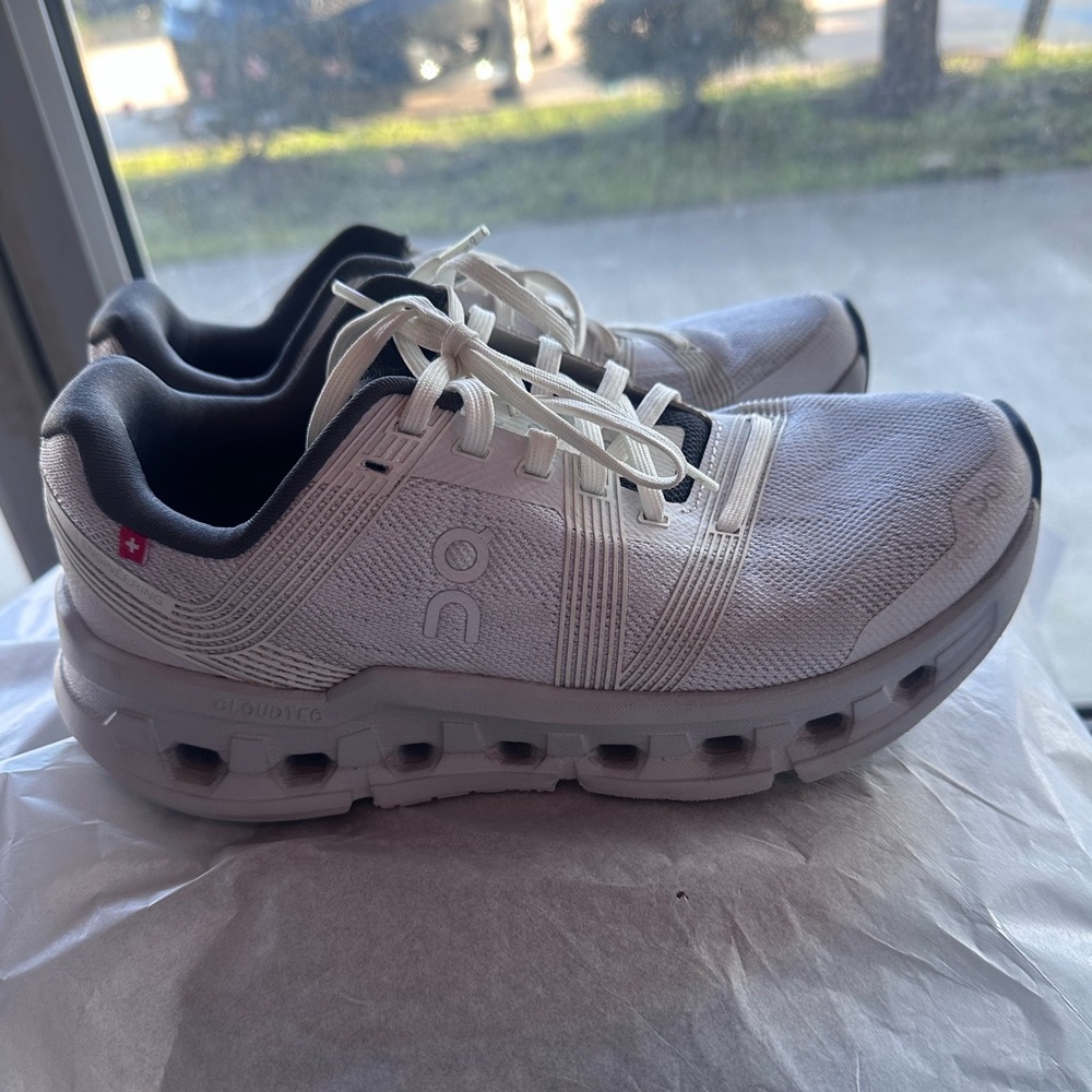 On Running Women's Cloudgo Sneakers, Sz. 6 - Picture 8 of 8